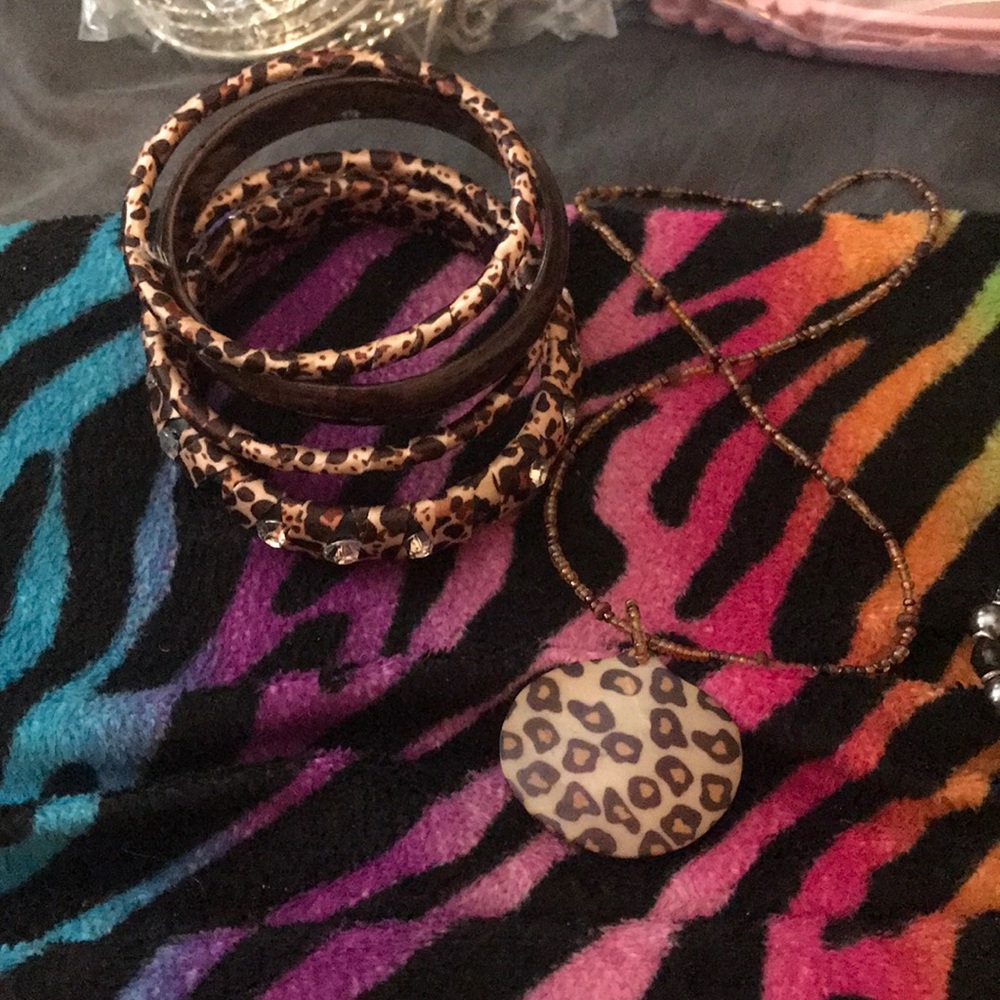 Leopard bracelet and necklace